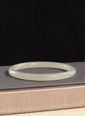 天然和田玉冰晴圆条手镯带证书