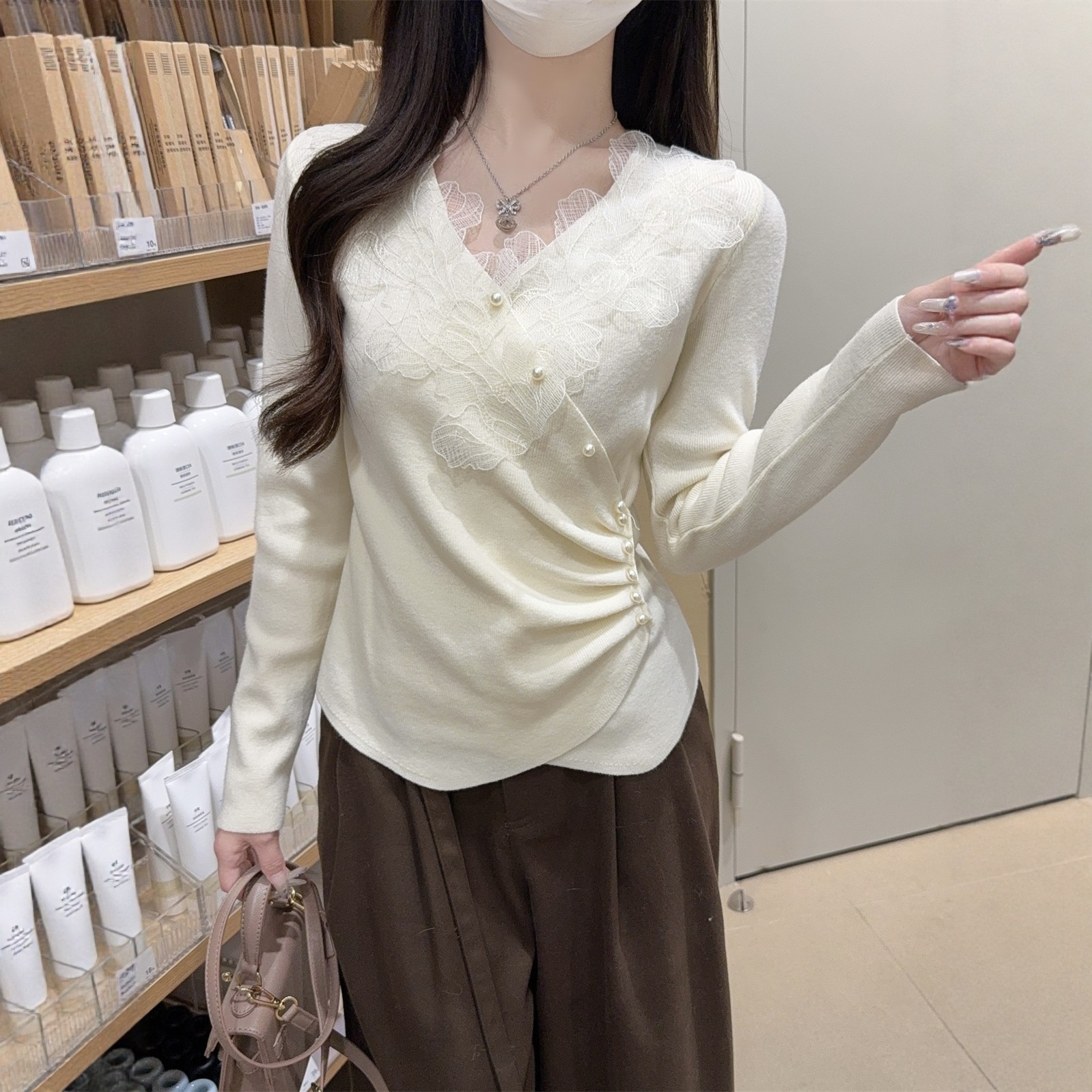 法式别致蕾丝V领毛衣女秋冬收腰显瘦褶皱针织衫打底衫女内搭上衣,淘宝优惠券,粉丝福利购,淘宝优惠卷