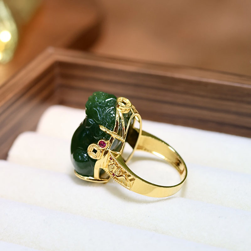 Fashion trendy Hetian jade hand ornaments with gold and jade for mother