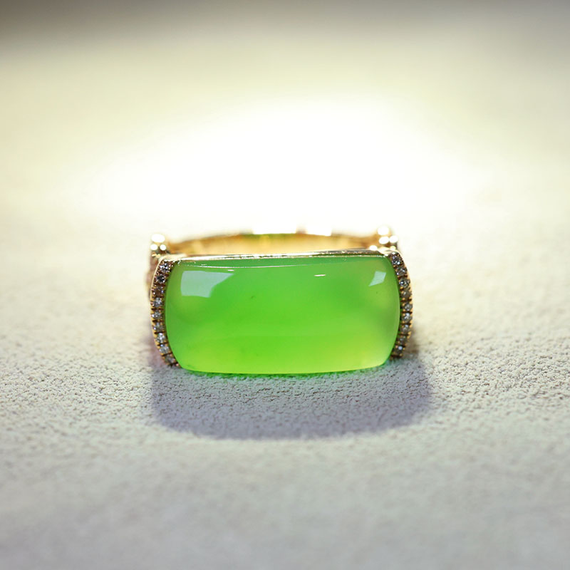 Fashion trendy Hetian jade gold inlaid hand jewelry for wife