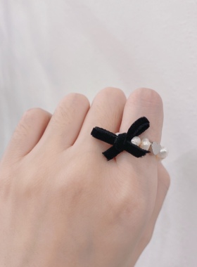 黑色丝绒蝴蝶结天然淡水珍珠戒指