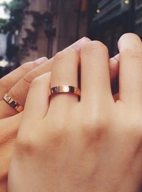 18K玫瑰金钛钢不掉色女式戒指情侣时尚日韩潮流戒指网红简约礼盒