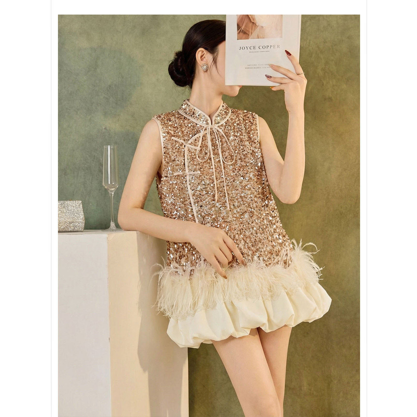 高端复古新中式春季款时尚重工拼接亮片鸵鸟毛设计马甲南瓜裙套装,淘宝优惠券,粉丝福利购,淘宝优惠卷