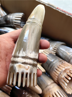 厚黄白长头刷牛角按摩梳子
