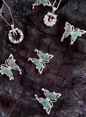 天然高冰蓝水翡翠小蝴蝶吊坠女项链锁骨链颈链2024款新礼物高级感