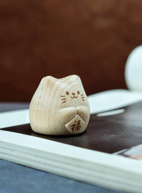 榉木招财猫可爱家居摆件