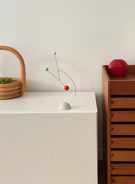 考尔德桌面平衡摆件极简解压