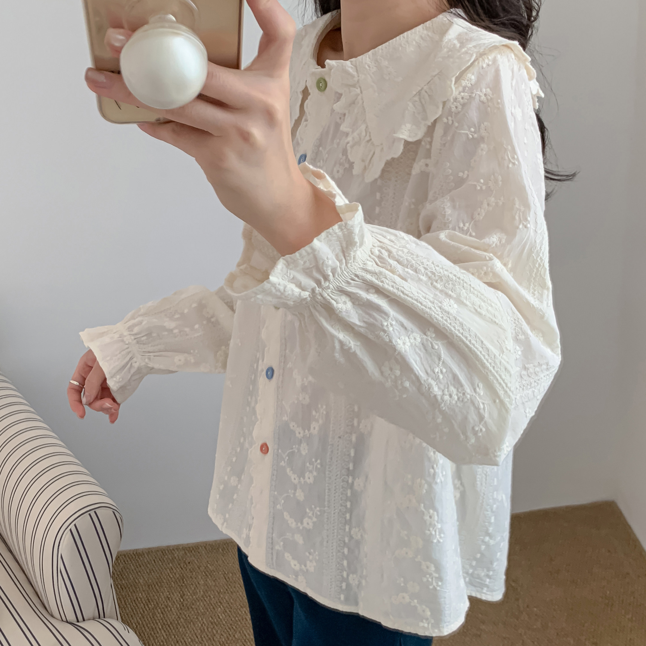 2026春秋甜美学院风蕾丝刺绣白衬衫女长袖彩扣娃娃领百搭衬衣上衣,淘宝优惠券,粉丝福利购,淘宝优惠卷