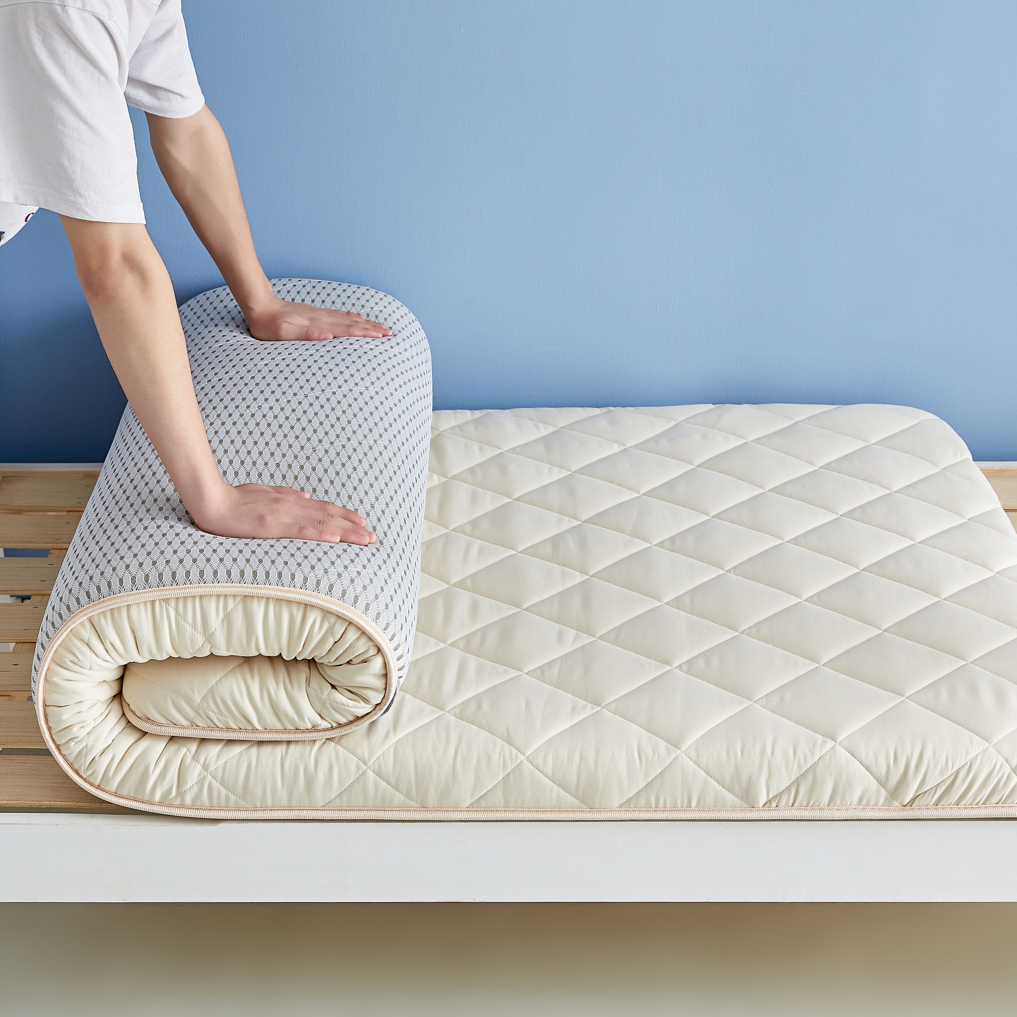  卡莫妮床垫/床褥/床护垫/榻榻米床垫