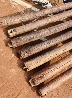 原木大树干咖啡厅民宿装饰木头摆件北欧圆木百年老榆木风化柱子