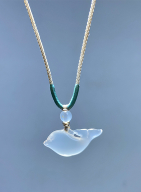 天然高冰玉髓海豚小项坠