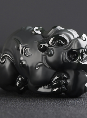 和田玉黑塔青玉貔貅摆件茶宠玩件