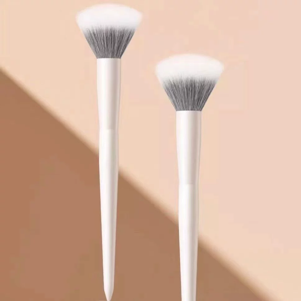 Face blush, big soft handheld concealer brush
