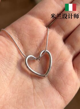 米兰【设计师】钛钢项链女新款爱心配饰长吊坠毛衣链高级感锁骨链