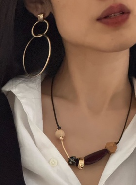 串珠木质绳结项链抽拉装饰