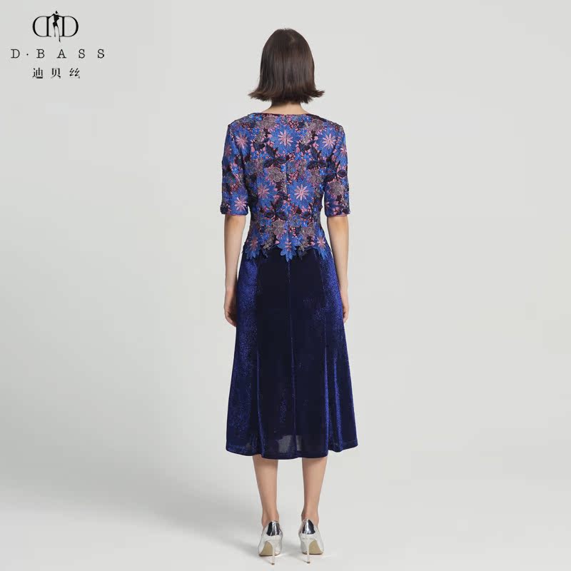 d·bass迪贝丝秋季新款圆领连衣裙 迪贝丝服饰连衣裙