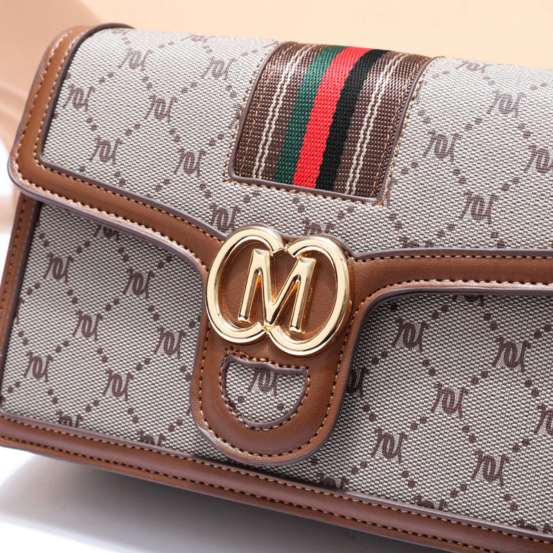 2023秋冬洋气2022新款轻奢斜挎小包 粹鸟女士包袋