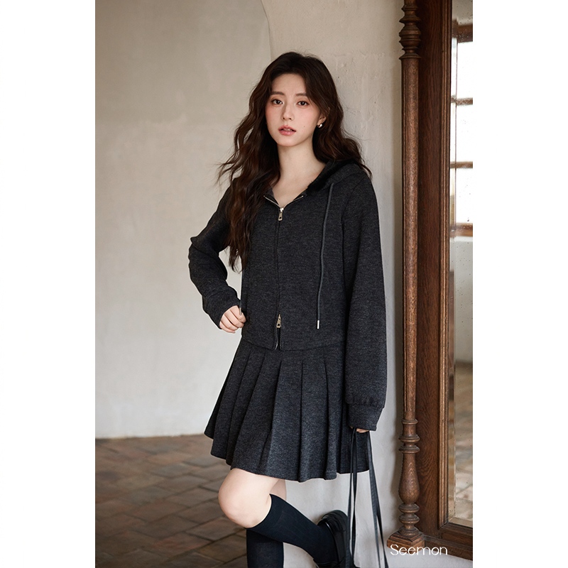 夕蒙2025新款秋冬韩系气质小个子高级时尚洋气小众卫衣半身裙套装 - 图2