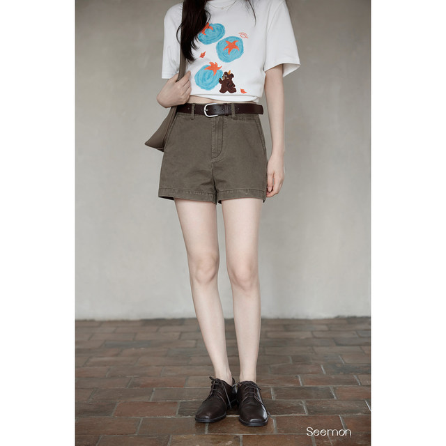 ກາງເກງທີ່ອອກແບບມາສໍາລັບ petites