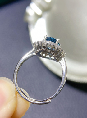 S925银伦敦蓝托帕石戒指女日韩时尚个性气质款蓝色水晶彩指环