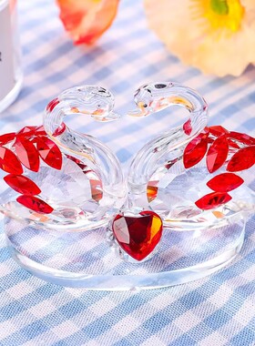 红色水晶天鹅摆件情人节生日礼物