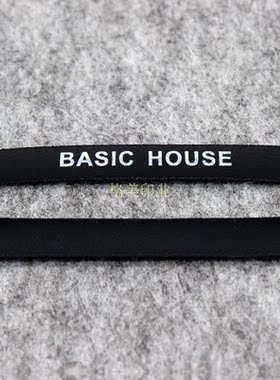 黑色缎面布料商标织唛现货，服装高档标牌吊牌定做，刺绣领标标签