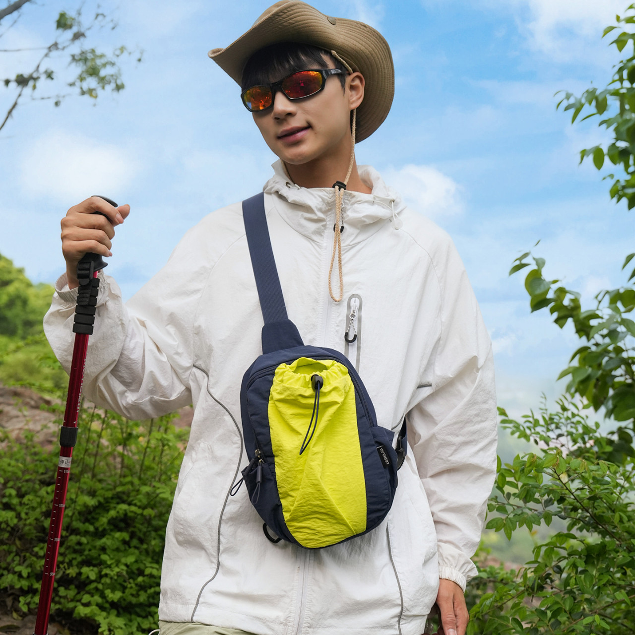 2026 New Lightweight Fashionable Outdoor Leisure Sports Travel Chest Bag Multifunctional Cycling Water Bottle Bag Messenger Bag for Women