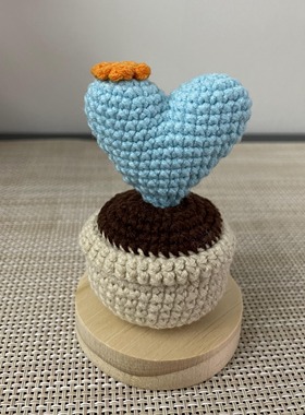 爱心盆栽手工编织成品车载桌面摆件包包挂饰毛线钩织创意小礼物