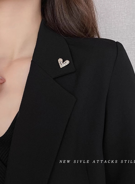 精致爱心小胸针女高档领口防走光扣别针衣服百搭迷你胸花开衫扣针