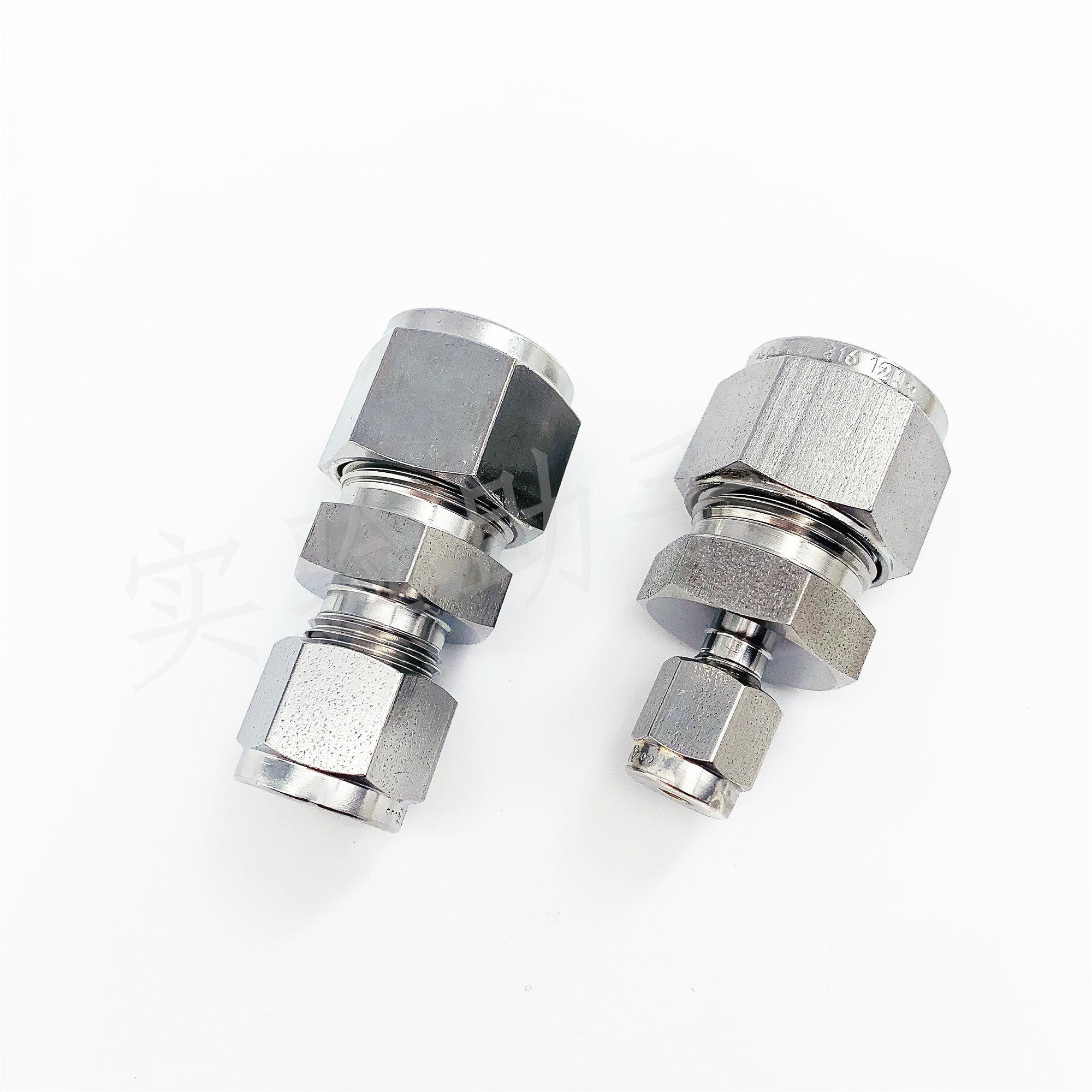 316不锈钢卡套变径接头异径二通3/8 1/2英寸可替代世伟洛克直通_虎窝淘