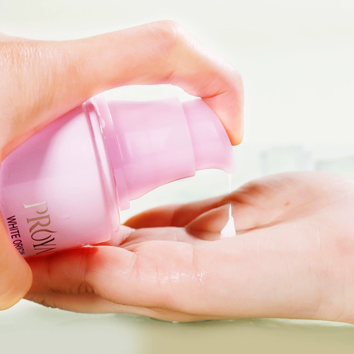 Осветляющий увлажняющий лосьон, осветляет кожу