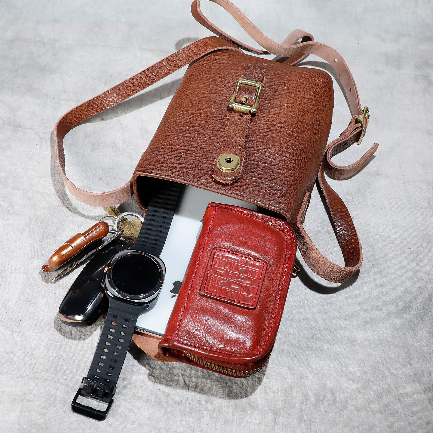 复古手工真皮单肩包头层牛皮男女迷你斜挎包铆钉装饰文艺风小包,淘宝优惠券,粉丝福利购,淘宝优惠卷