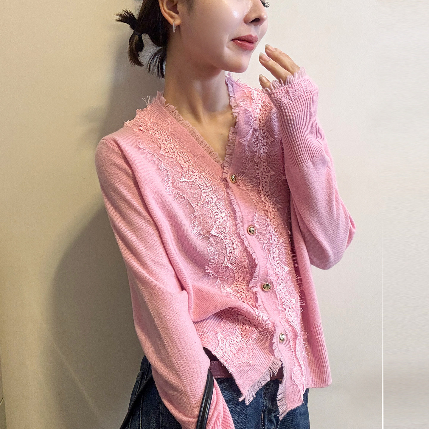 蕾丝拼接V领羊毛针织开衫女欧洲站2025冬装新款欧货女装打底衫潮,淘宝优惠券,粉丝福利购,淘宝优惠卷