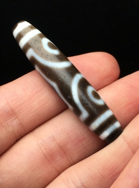 西藏玛瑙天珠三眼天珠宝盖三眼天珠玛瑙天珠咬色清晰长型天珠