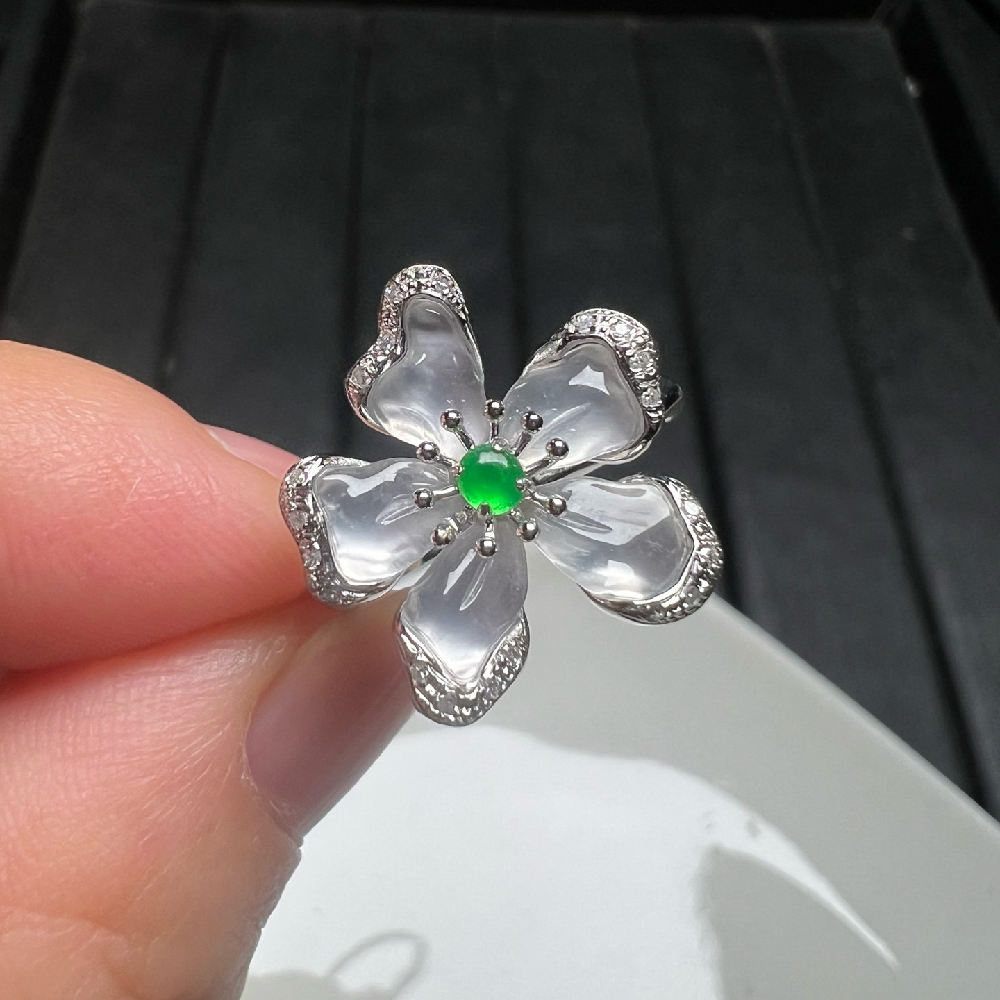18k gold diamond inlaid high ice fluorescent emerald white ice large flower ring natural Myanmar A goods
