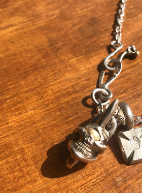 国内现货高山隆骷髅吊坠项链
