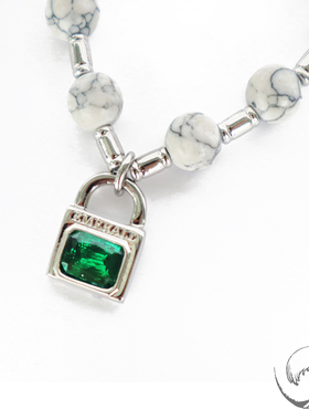 国潮流时尚绿宝石镶嵌