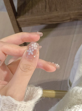 春夏氛围感立体樱花美甲纯欲腮红