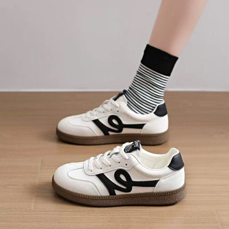 小白鞋女轻便平底显脚小百搭休闲德训鞋2026春季新款运动阿甘板鞋,淘宝优惠券,粉丝福利购,淘宝优惠卷