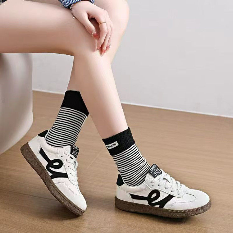 小白鞋女轻便平底显脚小百搭休闲德训鞋2026春季新款运动阿甘板鞋,淘宝优惠券,粉丝福利购,淘宝优惠卷