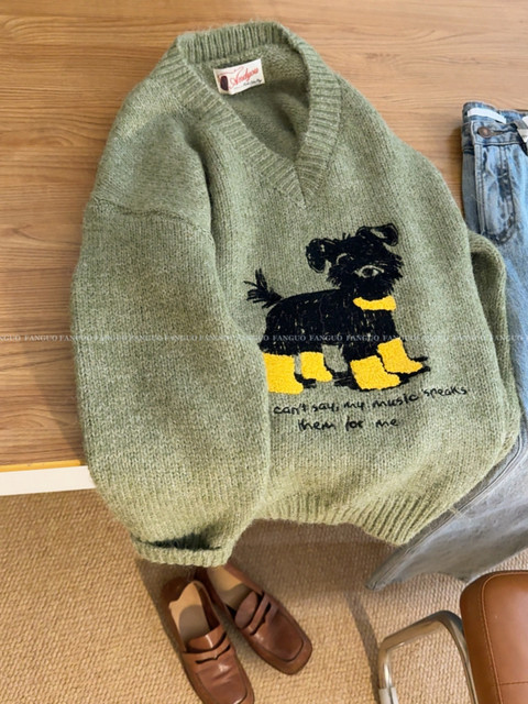 Korean order! Lazy style scrawled puppy embroidery, wool loose v-neck large sweater for women