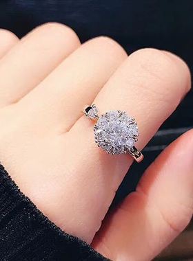 足银镶锆石女士戒指