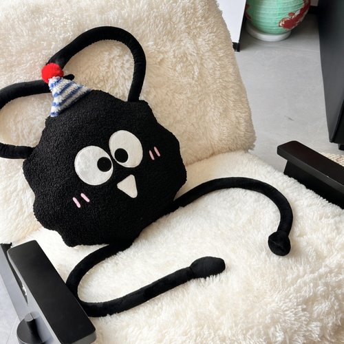可爱煤球睡觉异形抱枕毛绒靠垫ins风客厅沙发靠背窗台靠枕午睡枕 - 图1