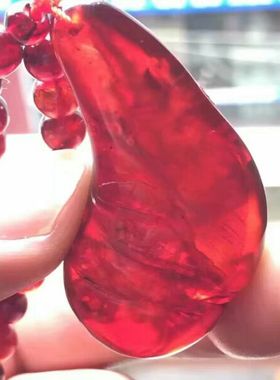 天然缅甸琥珀女士带证书吊坠