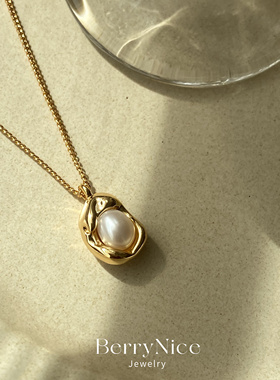 新款轻奢法式中古项链复古宫廷风高级气质感女项饰天然珍珠吊坠