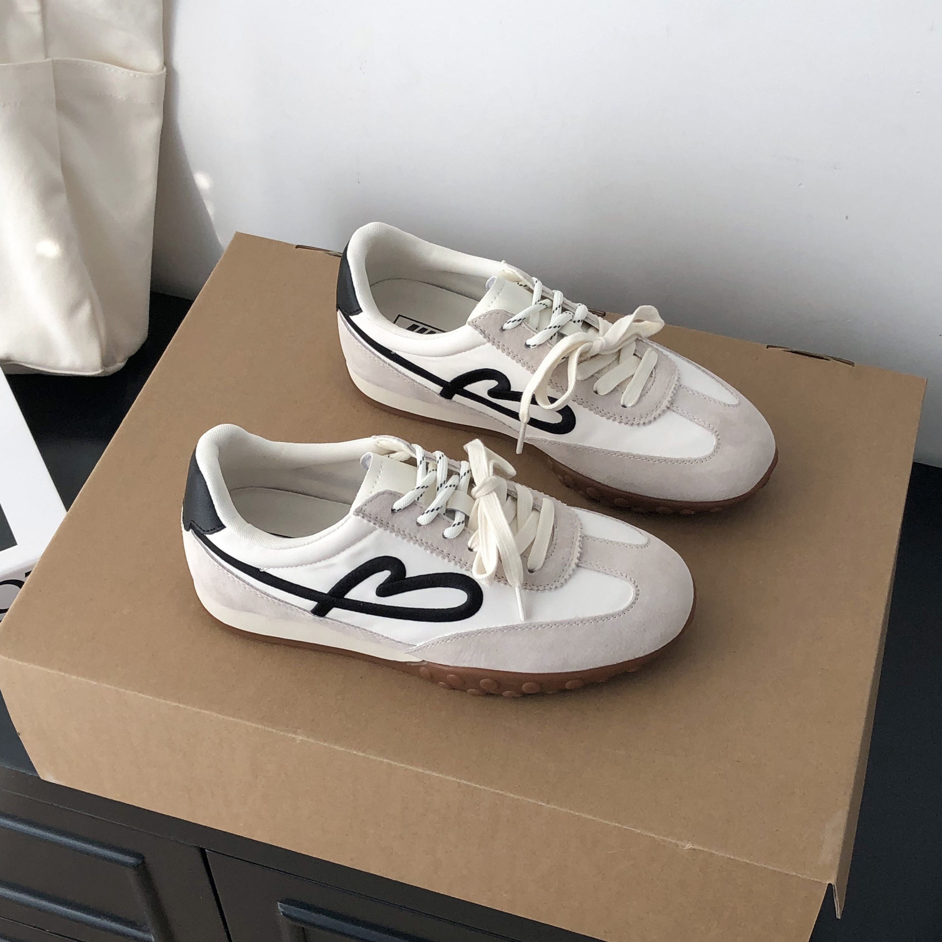 真皮拼色德训鞋女2026春季新款百搭平底女运动休闲学生板鞋阿甘鞋,淘宝优惠券,粉丝福利购,淘宝优惠卷