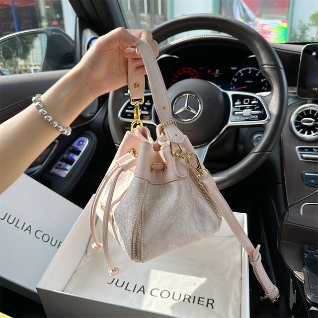 JULIACOURIER Embroidered Bucket Bag ສ່ວນລົດ