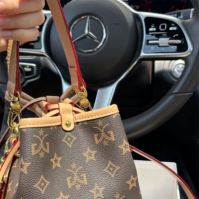 JULIA COURIER ພິມ bucket bag ສ່ວນຫຼຸດ