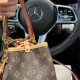 JULIA COURIER ພິມ bucket bag ສ່ວນຫຼຸດ