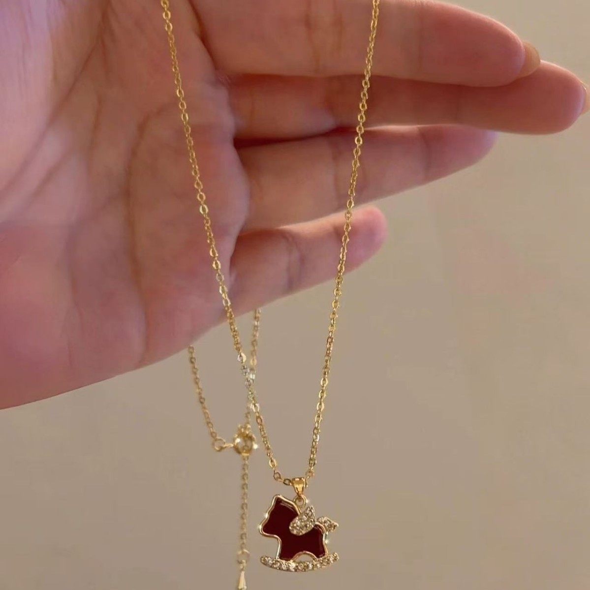 复古红色滴油小马耳钉女本命年生肖马新年项链轻奢高级感耳饰配饰,淘宝优惠券,粉丝福利购,淘宝优惠卷